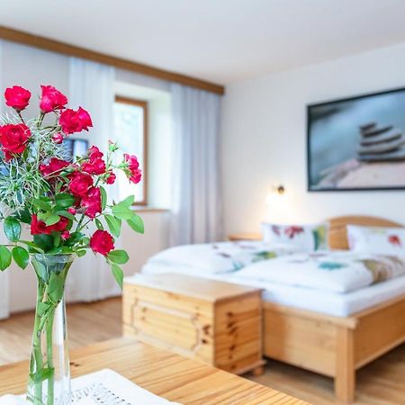 Gasthof St. Adolari Hotel Санкт Улрих ам Пилерзее Екстериор снимка