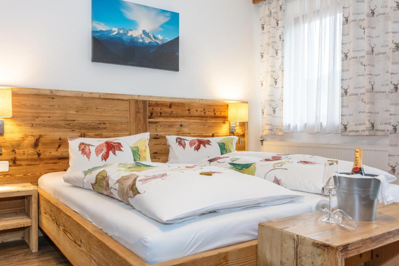Gasthof St. Adolari Hotel Санкт Улрих ам Пилерзее Екстериор снимка