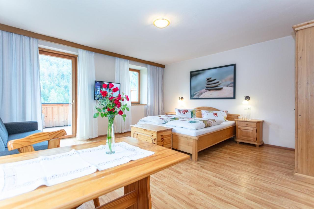 Gasthof St. Adolari Hotel Санкт Улрих ам Пилерзее Екстериор снимка