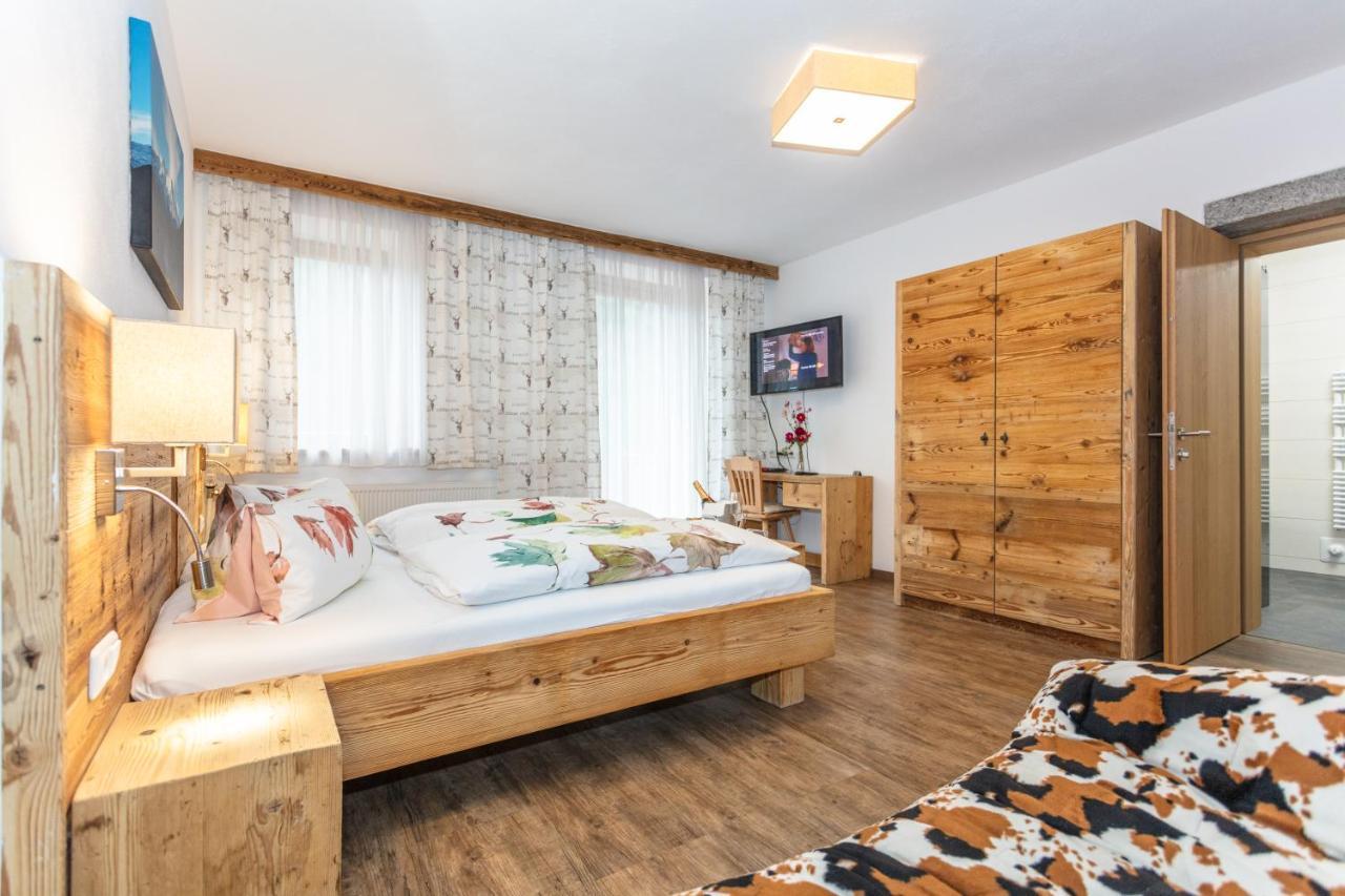 Gasthof St. Adolari Hotel Санкт Улрих ам Пилерзее Екстериор снимка