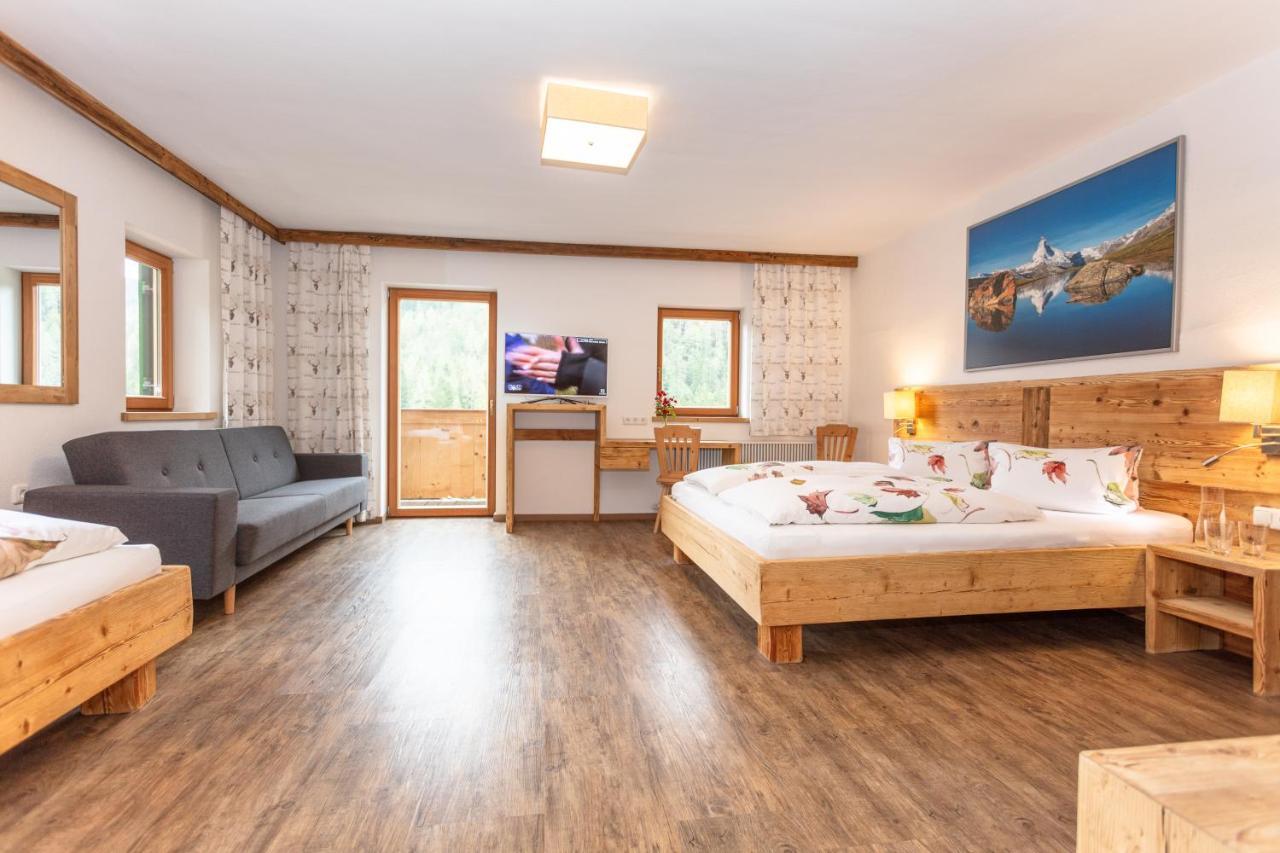 Gasthof St. Adolari Hotel Санкт Улрих ам Пилерзее Екстериор снимка