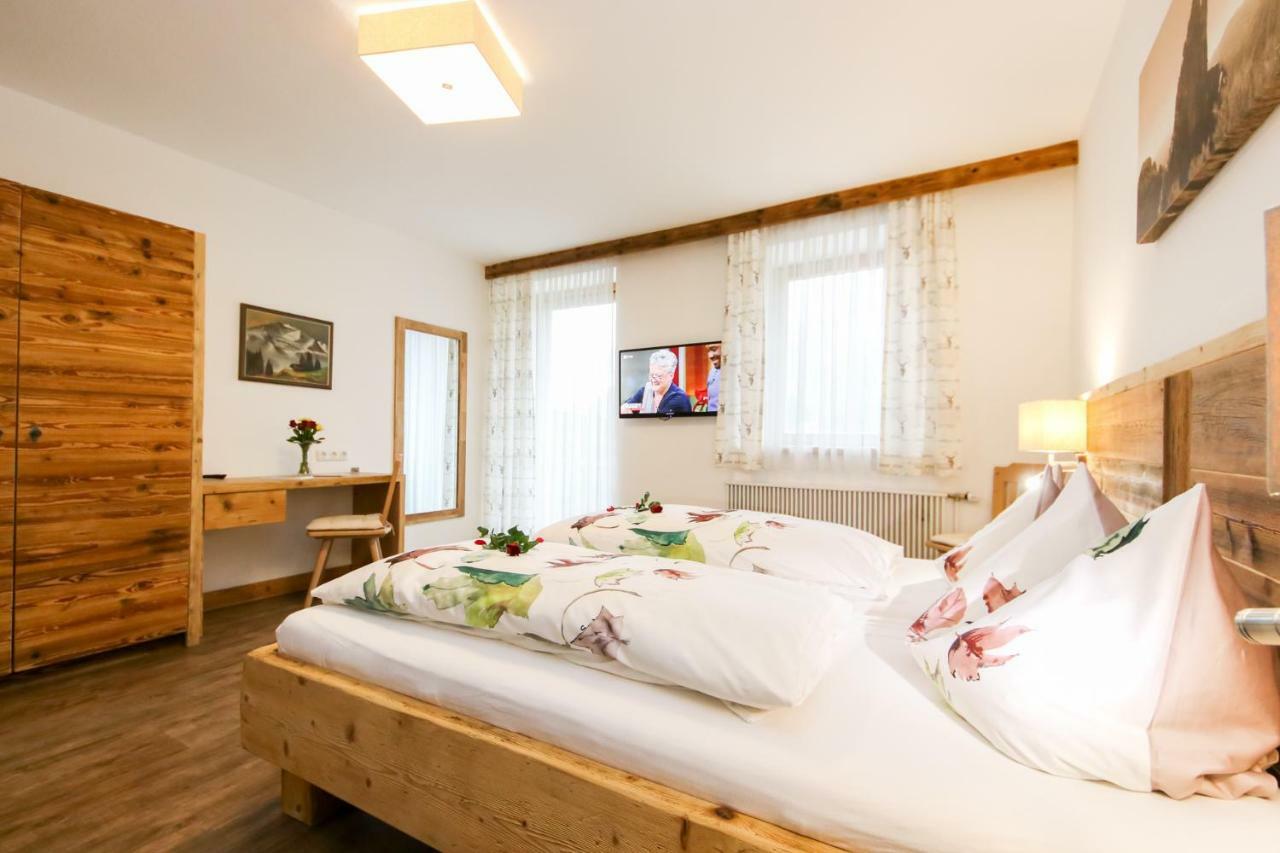 Gasthof St. Adolari Hotel Санкт Улрих ам Пилерзее Екстериор снимка