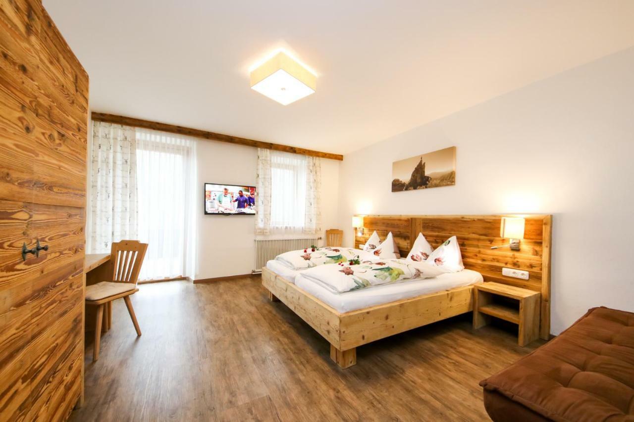 Gasthof St. Adolari Hotel Санкт Улрих ам Пилерзее Екстериор снимка