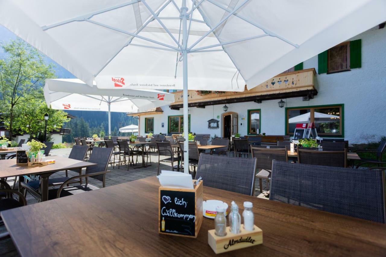 Gasthof St. Adolari Hotel Санкт Улрих ам Пилерзее Екстериор снимка